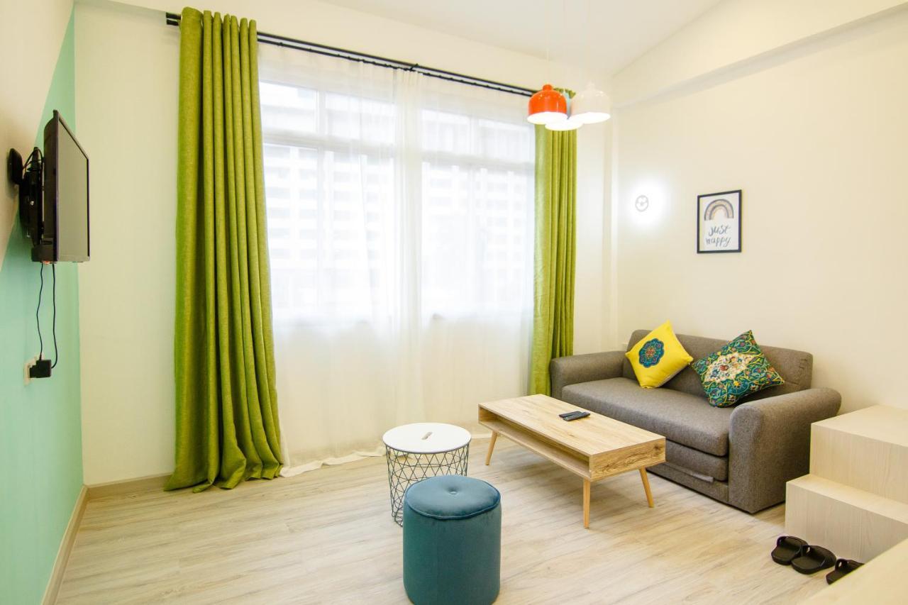 Folk Poshtel Asok Hostel Bangkok Bagian luar foto