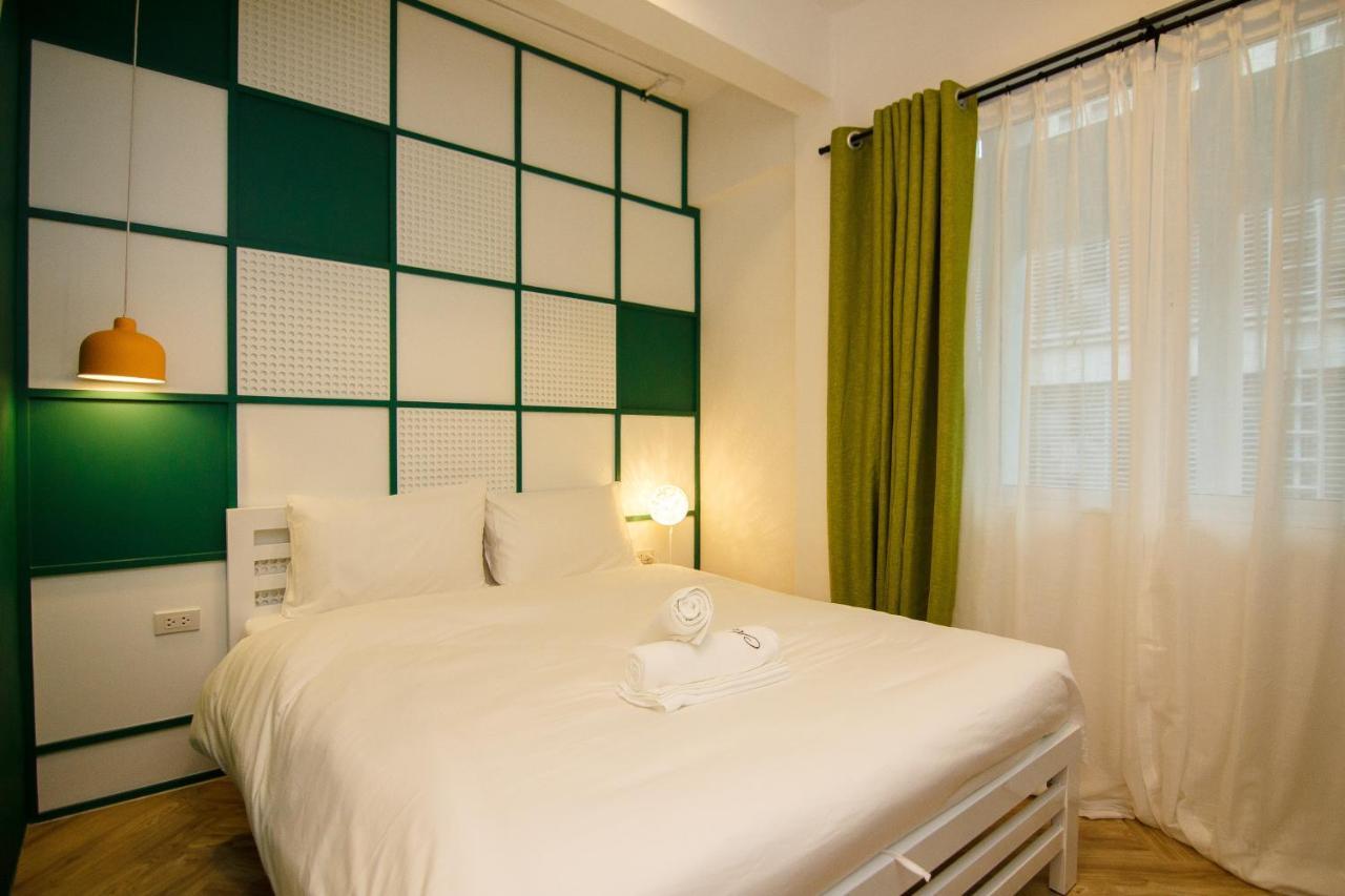 Folk Poshtel Asok Hostel Bangkok Bagian luar foto