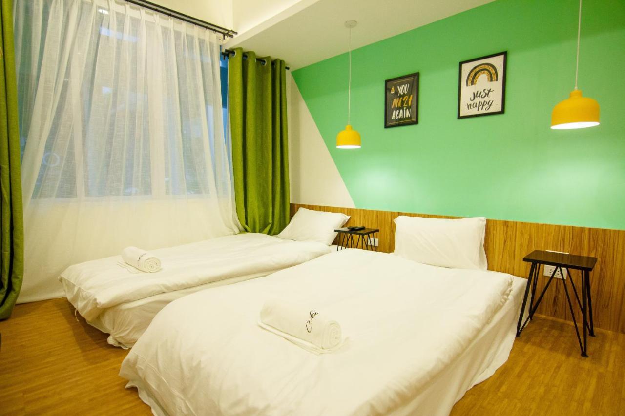 Folk Poshtel Asok Hostel Bangkok Bagian luar foto