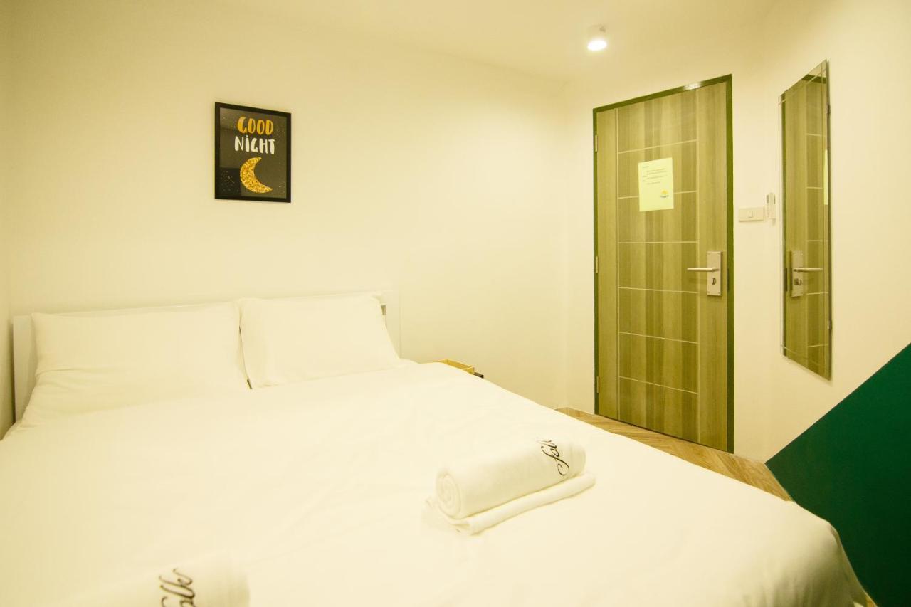 Folk Poshtel Asok Hostel Bangkok Bagian luar foto