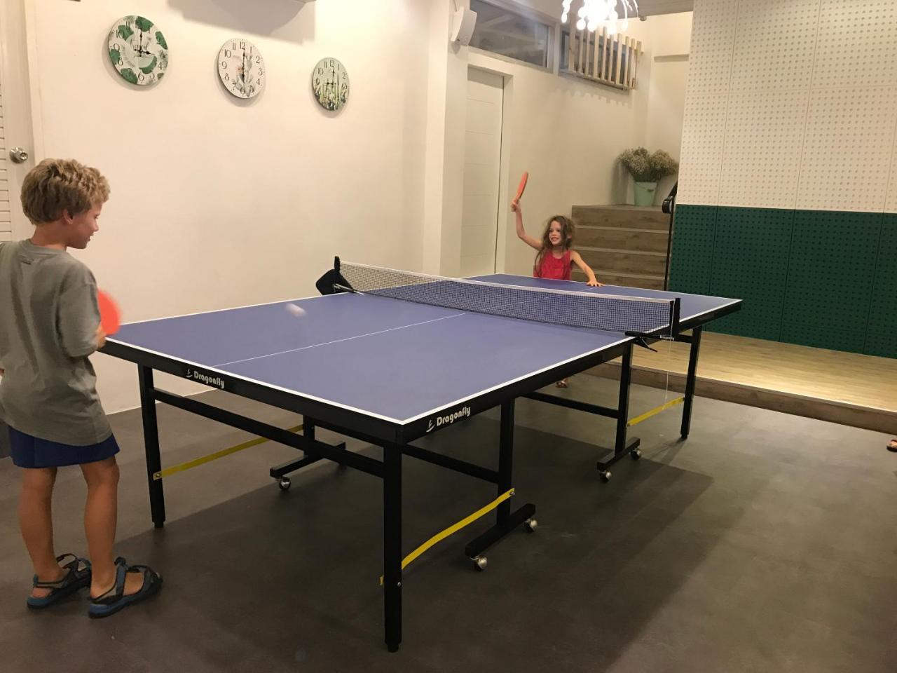 Folk Poshtel Asok Hostel Bangkok Bagian luar foto