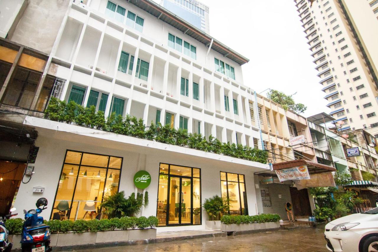Folk Poshtel Asok Hostel Bangkok Bagian luar foto